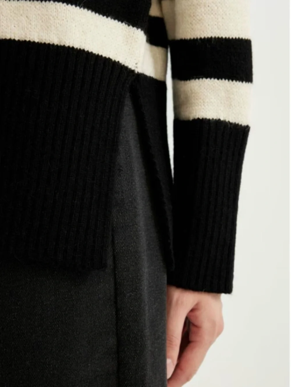 Zara Women’s Striped Crew Neck Black & Cream Sweater Small - Picture 7 of 10